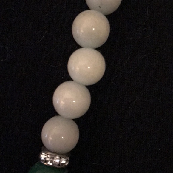 BEAUTIFUL JADE NECKLACE - Picture 4 of 4